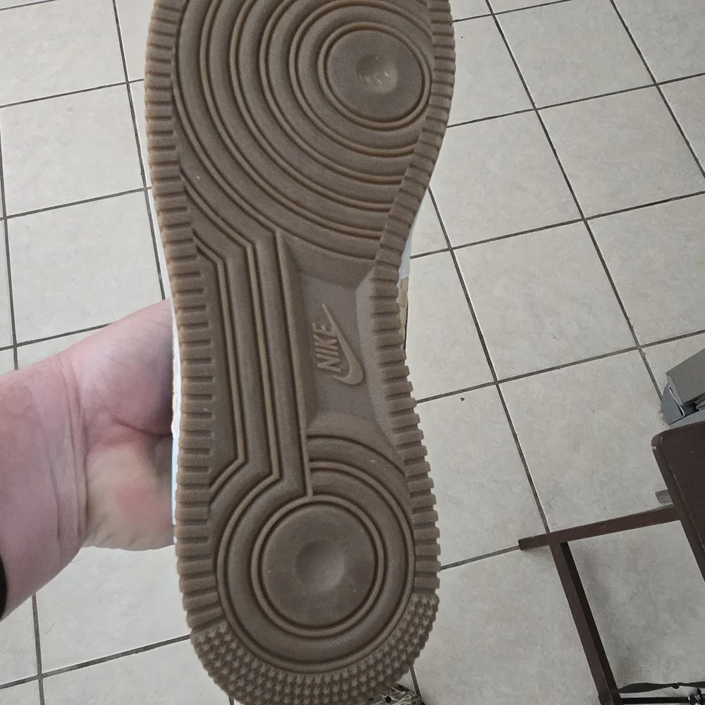 Nike Cream and Tan Athletic Shoes with Blue Accents - Picture 4 of 5